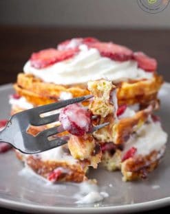 cropped-Strawberry-shortcake-chaffle-5.jpg