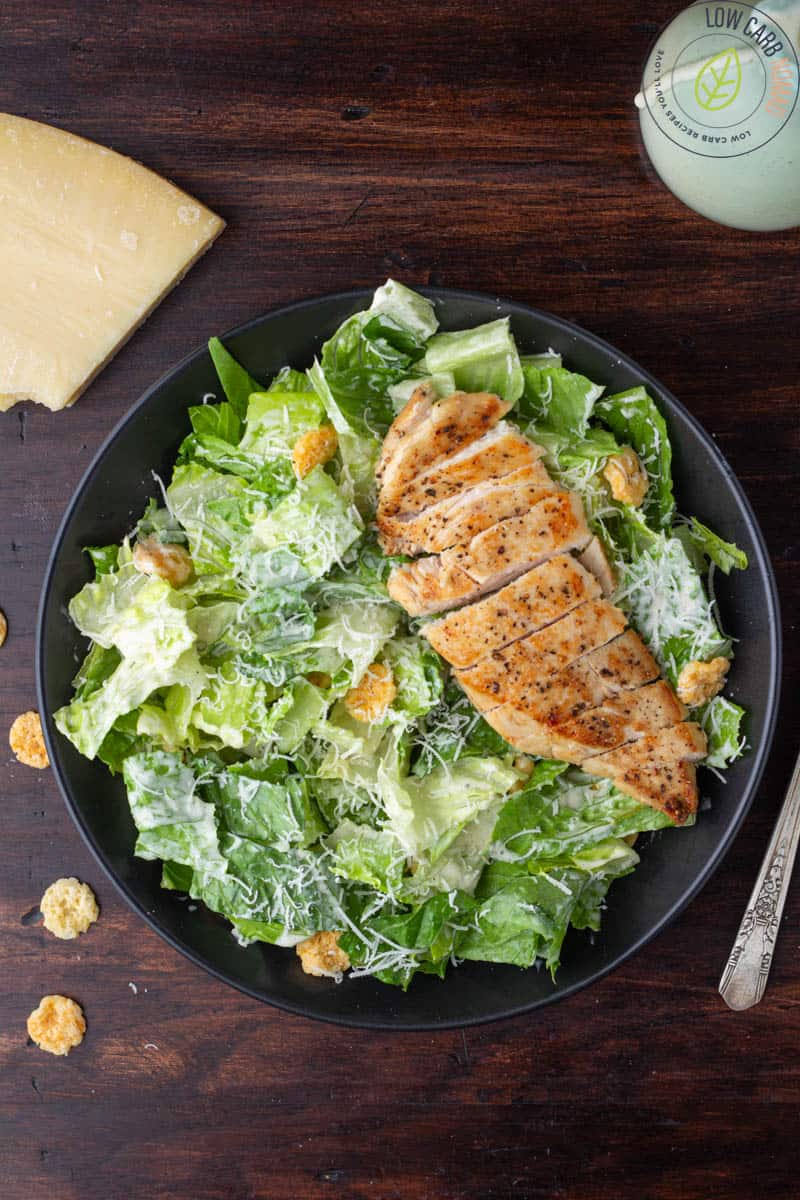 Low Carb Caesar Salad with Chicken