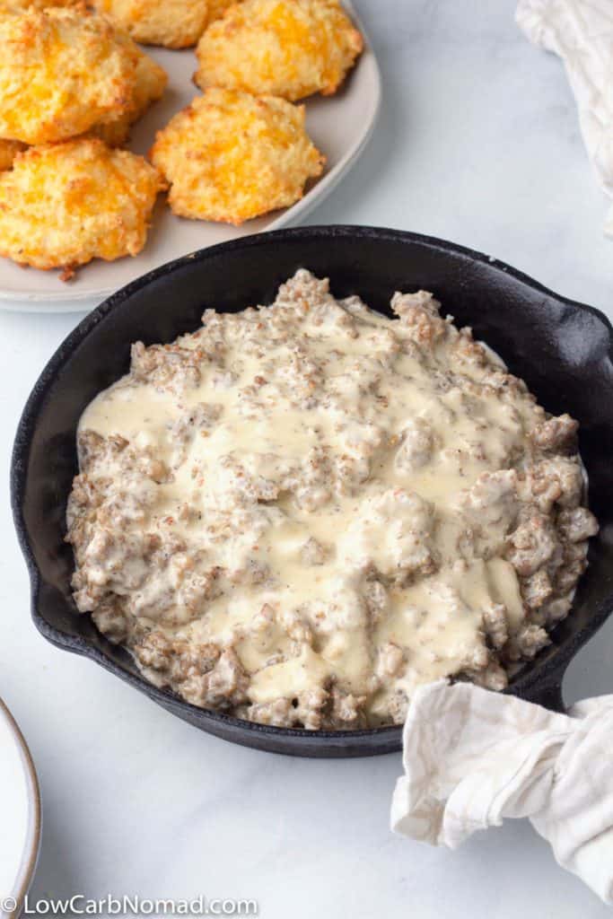 keto sausage gravy