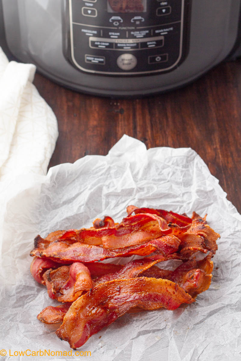 https://www.lowcarbnomad.com/wp-content/uploads/2021/03/Air-Fryer-Bacon-11.jpg